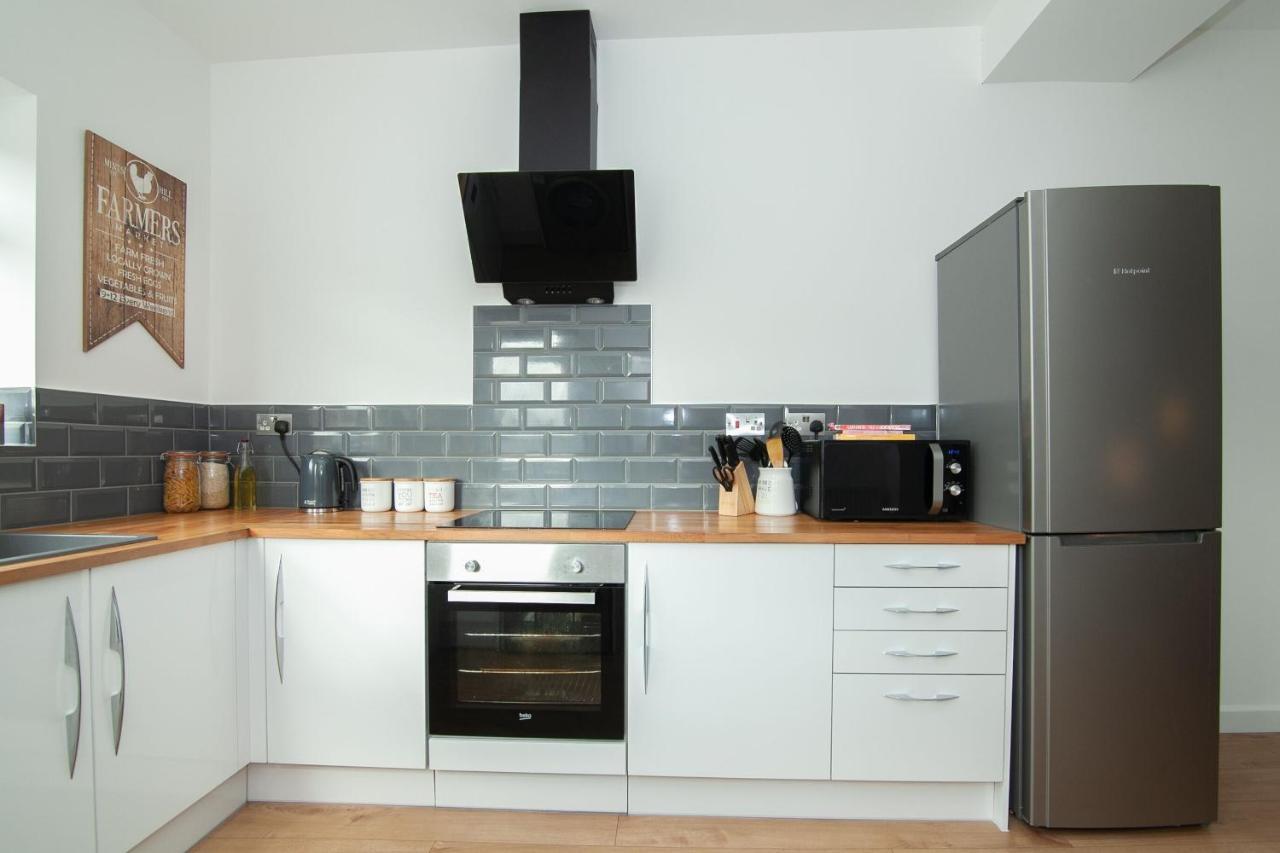 Park House - Large 3 Bedroom Victorian House, 10 Mins From Manchester Zewnętrze zdjęcie